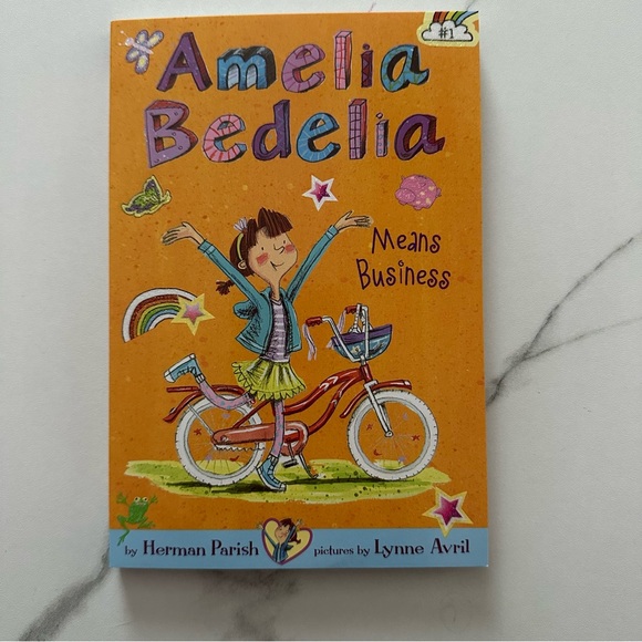 Like New - Amelia Bedelia set of 4 - Picture 7 of 7